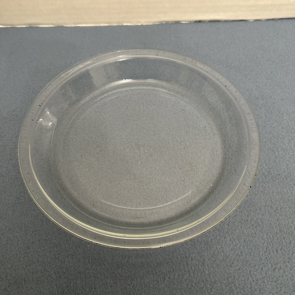 Vintage PYREX 209 Clear Glass 9 Inch Pie Plate - 1970's Era